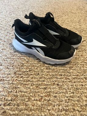 Reebok Boys Black & White Slip-On Running Shoes Size 12 Toddler
